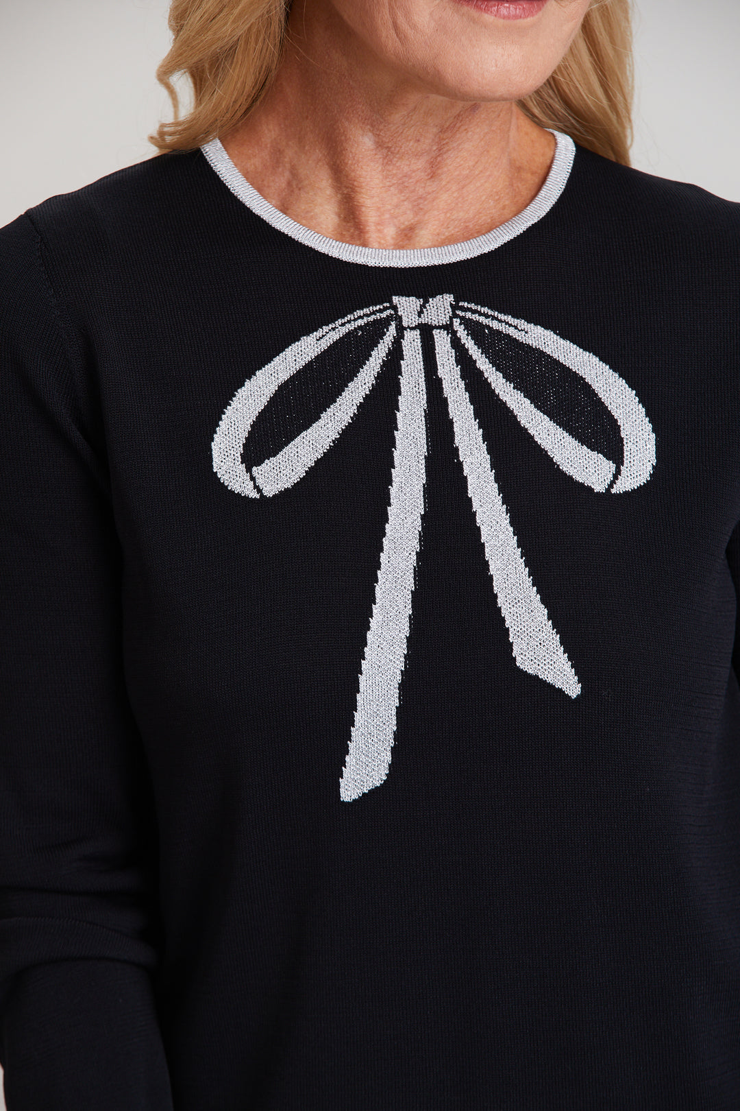 Intarsia Bow Crewneck